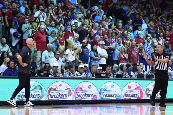 UConn head coach Dan Hurley yells at an official during the second half of an NCAA college basketball game against Dayton at the Maui Invitational Wednesday, Nov. 27, 2024, in Lahaina, Hawaii. (AP Photo/Lindsey Wasson)