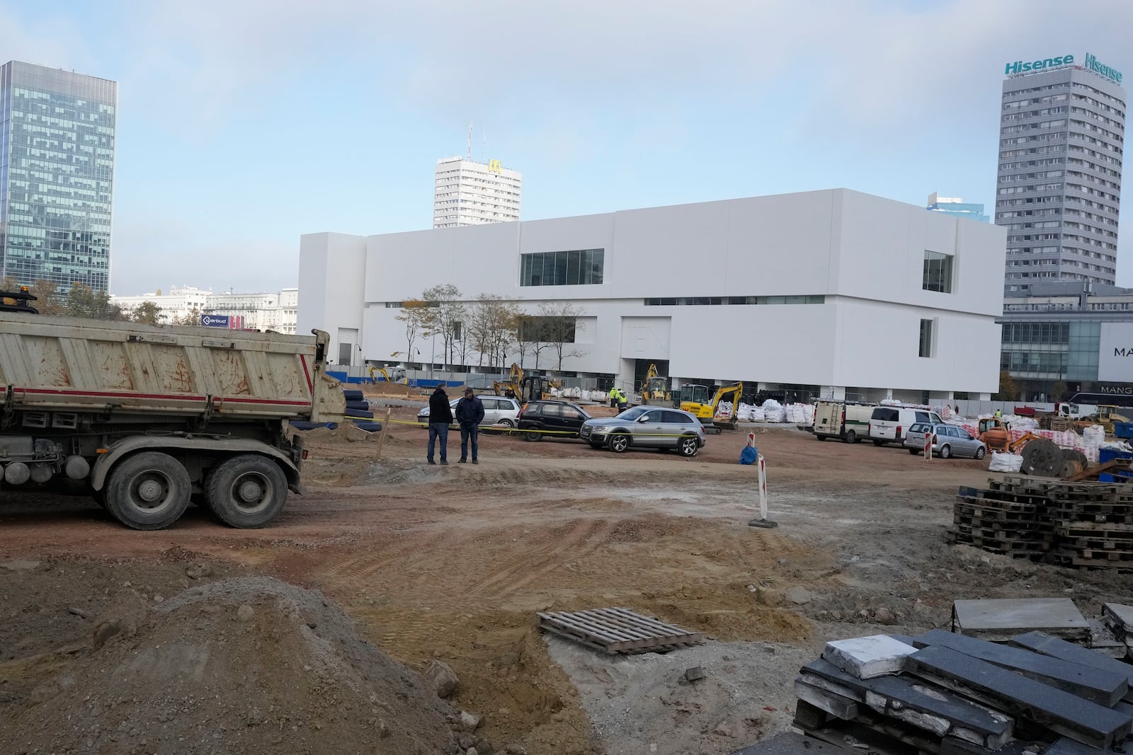 Construction continues around the Museum of Modern Art in Warsaw, Poland, on Thursday Oct. 24, 2024. (AP Photo/Czarek Sokolowski)