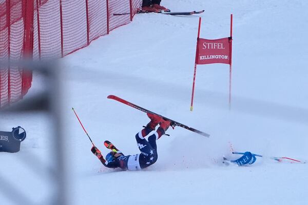 Mikaela Shiffrin, of the United States, crashes during the second run of a women's World Cup giant slalom skiing race, Saturday, Nov. 30, 2024, in Killington, Vt. (AP Photo/Robert F. Bukaty)