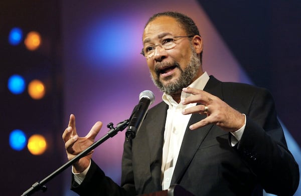 FILE - AOL/Time Warner CEO Dick Parsons helps announce a new partnership to produce "Showtime at the Apollo" variety show Wednesday, Aug. 21, 2002, in New York's Harlem neighborhood. (AP Photo/Beth A. Keiser, File)