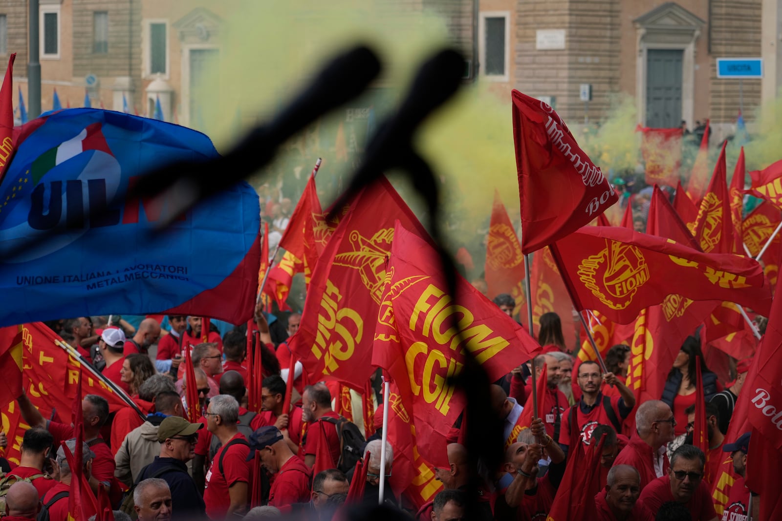 Workers of automotive sector gather in Rome's Piazza del Popolo Square during a demonstration on the occasion of their national strike, Friday, Oct. 18, 2024. (AP Photo/Gregorio Borgia)