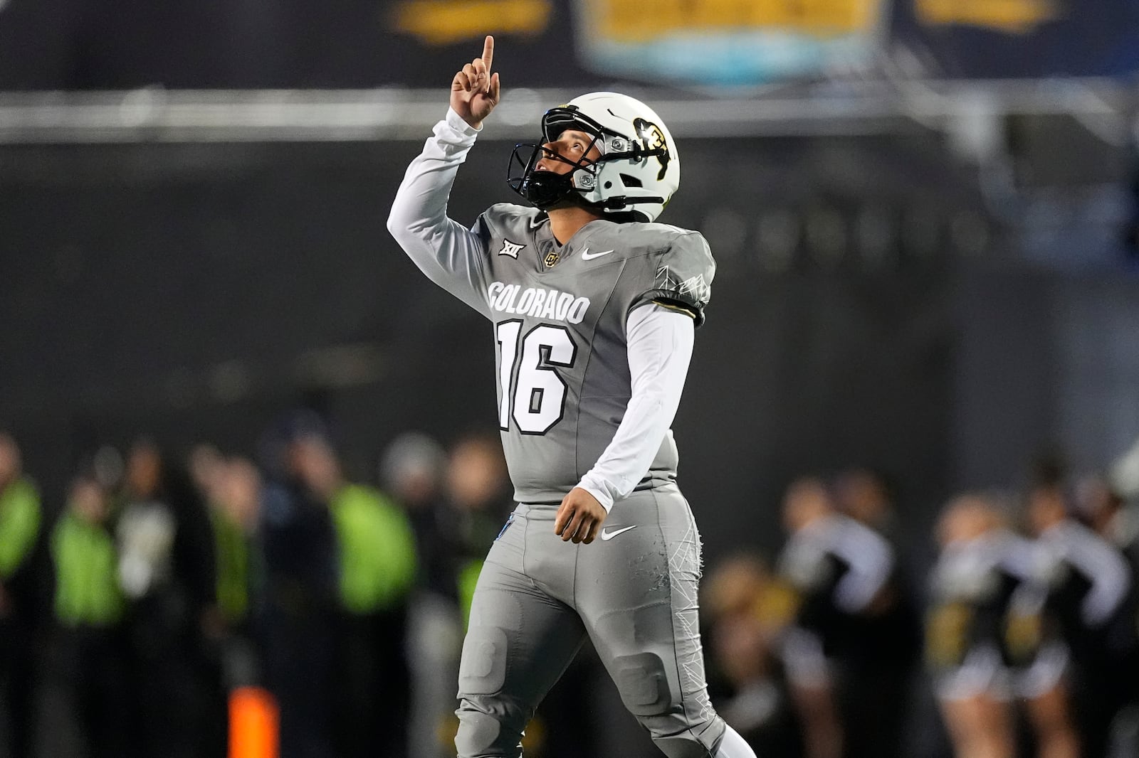 Colorado place kicker Alejandro Mata gestures after hitting a field goal to seal a victory over Cincinnati in the second half of an NCAA college football game Saturday, Oct. 26, 2024, in Boulder, Colo. AP Photo/David Zalubowski)