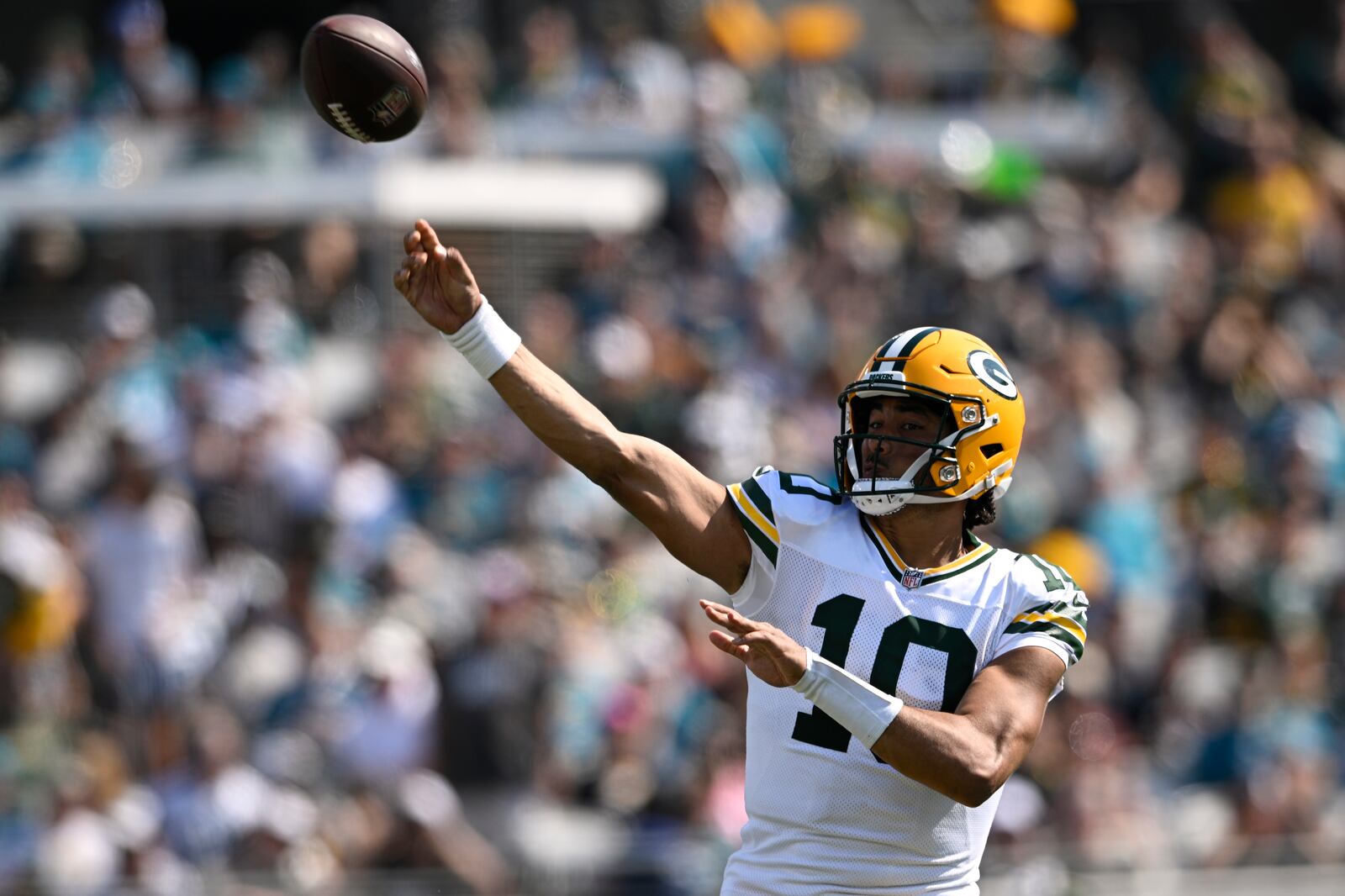 Green Bay Packers' Jordan Love throws during the first half of an NFL football game against the Jacksonville Jaguars Sunday, Oct. 27, 2024, in Jacksonville, Fla. (AP Photo/Phelan M. Ebenhack)