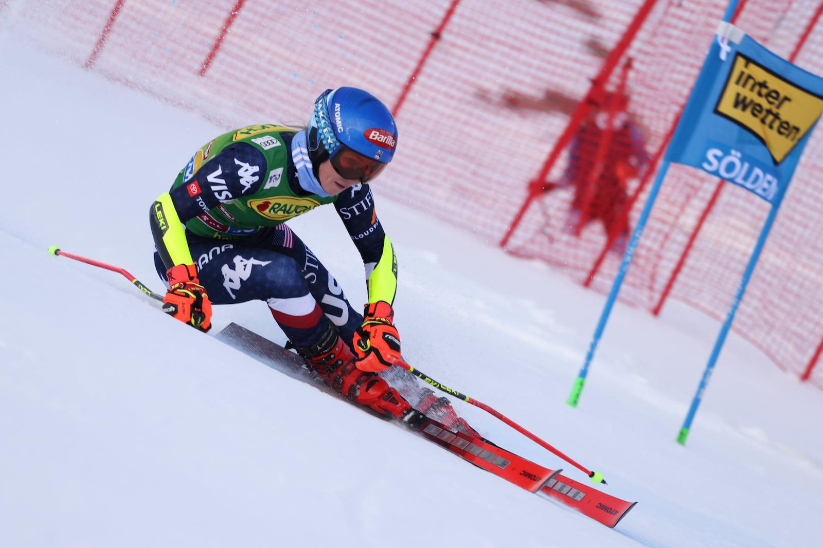 United States' Mikaela Shiffrin speeds down the course during an alpine ski, women's World Cup giant slalom, in Soelden, Austria, Saturday, Oct. 26, 2024. (AP Photo/Marco Trovati)