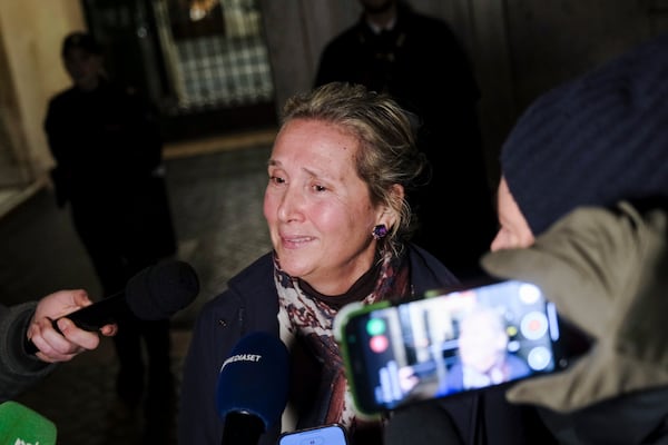 Elisabetta Vernoni, mother of Cecilia Sala an Italian journalist who was detained on Dec. 19 as she was reporting in Iran, leaves Palazzo Chigi after meeting with Prime Minister Giorgia Meloni, in Rome, Thursday Jan. 2, 2025. (Mauro Scrobogna/LaPresse via AP)