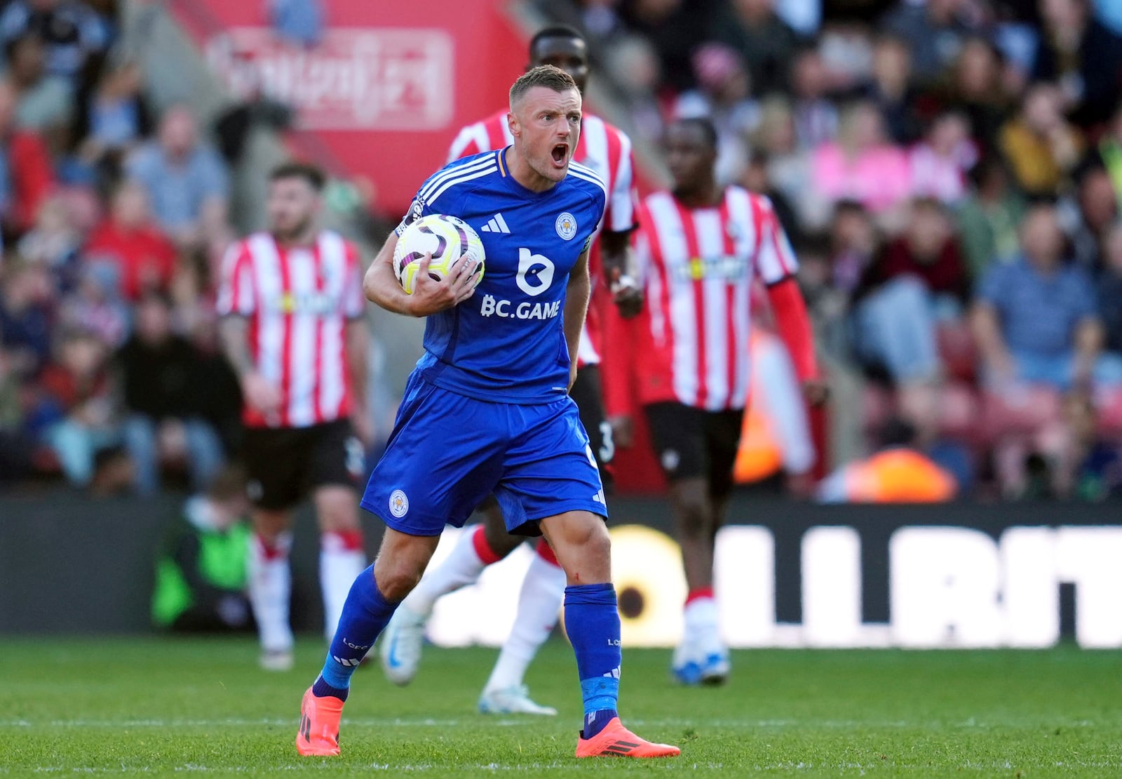 Leicester City's Jamie Vardy celebrates scoring his side's second goal of the game , during the English Premier League soccer match between Southampton and Leicester City, at St Mary's Stadium, in Southampton, England, Saturday, Oct. 19, 2024. (Adam Davy/PA via AP)