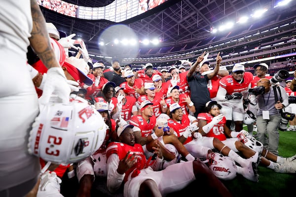 UNLV celebrates after the team's win against California during the LA Bowl NCAA college football game Wednesday, Dec. 18, 2024, in Inglewood, Calif. (AP Photo/Ryan Sun)