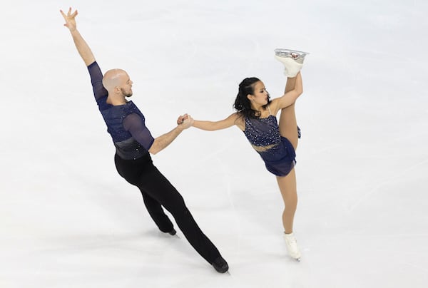 Ellie Kam and Danny O'Shea perform during the pairs short program at the U.S. figure skating championships Thursday, Jan. 23, 2025, in Wichita, Kan. (AP Photo/Travis Heying)