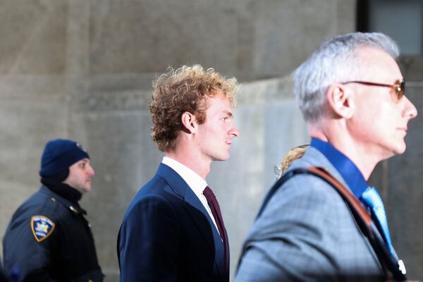 Daniel Penny, center, arrives at court, Wednesday, Dec. 4, 2024, in New York. (AP Photo/Heather Khalifa)